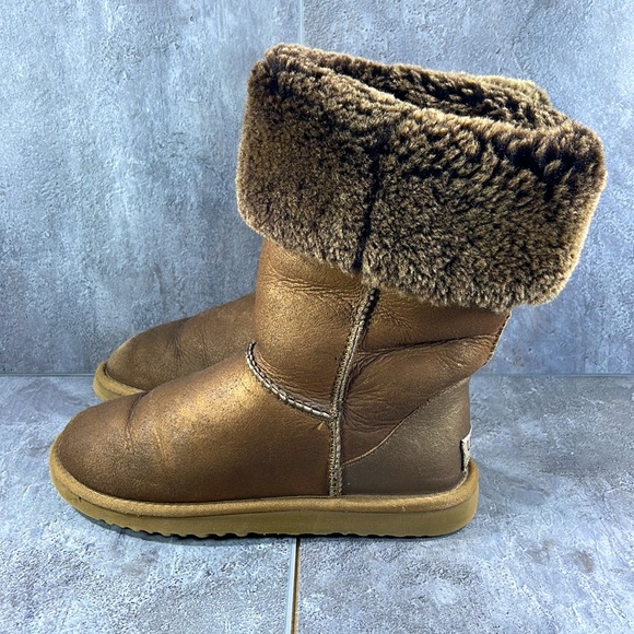 Ugg Classic Boot Rare Bronze Size 6 Leather Sherpa - Picture 3 of 9
